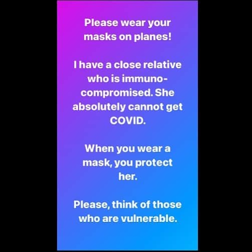 ロビン・ロード・テイラーのインスタグラム：「Not everyone can be vaccinated. When you wear a mask, you protect them. ❤️」
