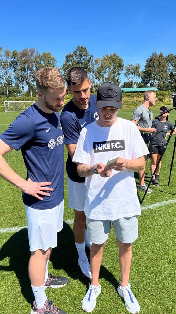 カラム・チャンバースのインスタグラム：「Excited to announce a new project I’ve been working on with the team at @firsttouchcoaching 🙌 Introducing Access Pro Soccer, a unique camp experience! Follow @accessprosoccer for information on camps this summer in Southern California ☀️⚽️ #AccessProSoccer」