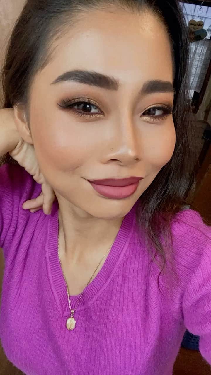 のインスタグラム：「発色良いのはもちろん海外コスメ💄💜🙌🏽  でもアイライナーとかペンシル、マスカラに関したら日本のコスメが好き🫣🫶 細いしアジア人の骨格わかってるな〜て思う♡♡」