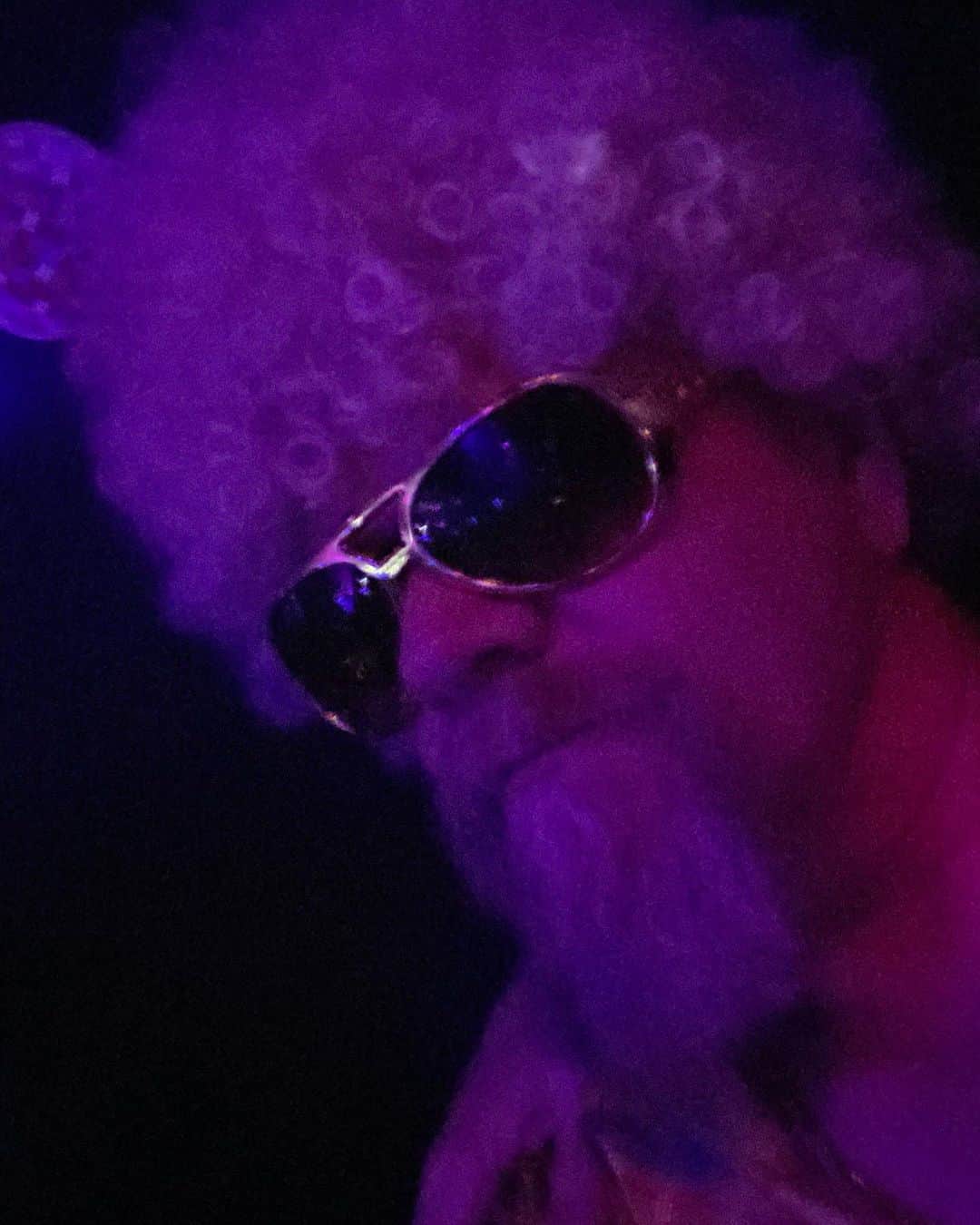 マイケル・カドリッツのインスタグラム：「Le Freak …… #NightFever 👊👊」