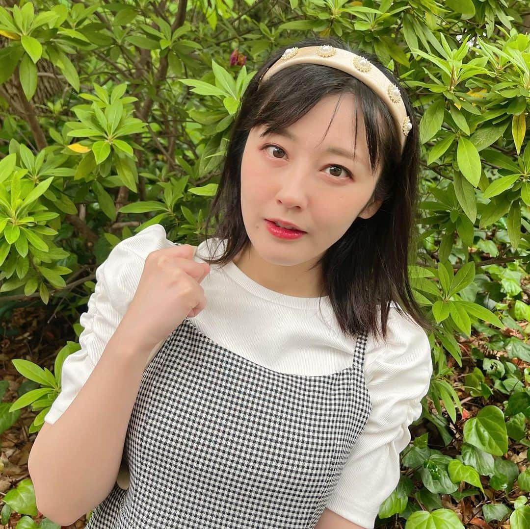 入澤優のインスタグラム：「ゆるざわ  なんとなくそこら辺行って撮ったらいい感じなって載せた🫶🫶  ざわゆの投稿にいいね♡して応援してね📣  いつも素敵なコメントありがとう🫶  #入澤優 #ざわゆー #ざわゆ #olivedesolive #ゆるっと #休日 #大学院 #女優 #ブルベ夏 #ブルベ冬 #ビジョビ #ビジョビジョ  #オリーブデオリーブ #拡散してね #japanesegirl  #japan #followmeplease #ギンガムチェックワンピース  #ワンピースコーデ」