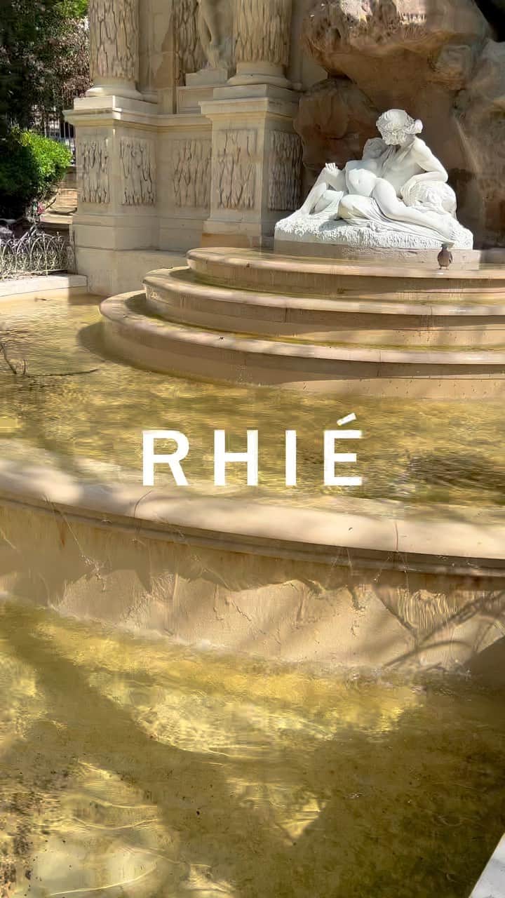 リエのインスタグラム：「⛲️  #rhié #paris」