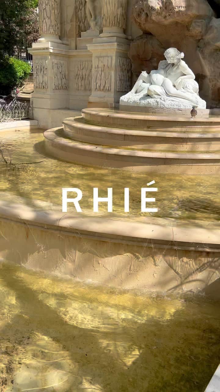 のインスタグラム：「⛲️  #rhié #paris」