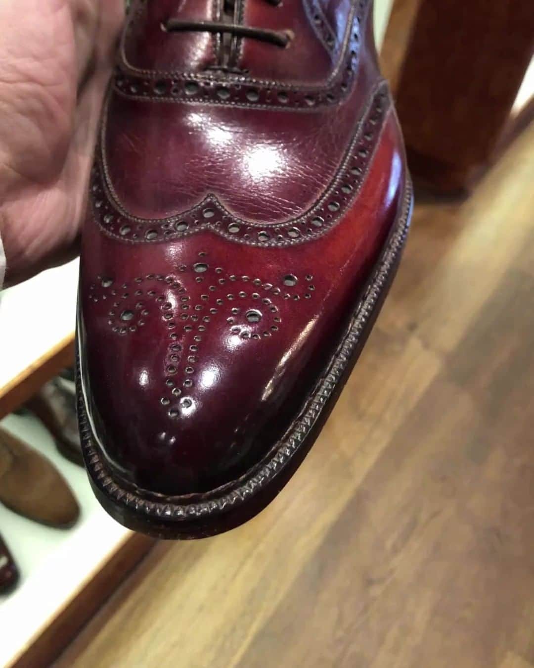 ガジアーノ&ガーリングのインスタグラム：「It's all in the details! What is your favourite Gaziano Girling style of shoe? #gazianogirling」