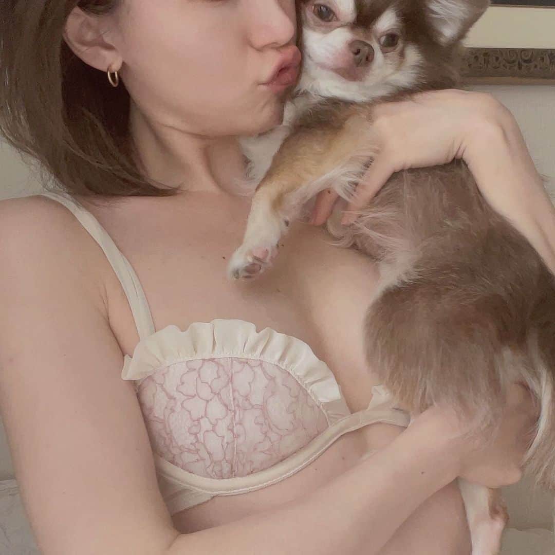 Tomomi Teradaのインスタグラム：「ぶちゅううぅううぅぅう🐶」