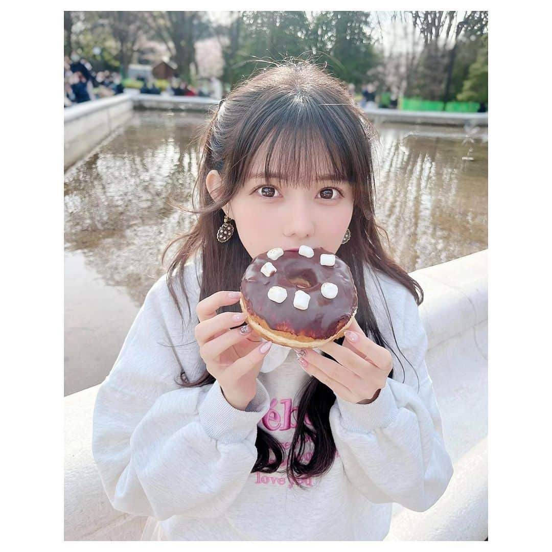 のインスタグラム：「・ ・ 大きなドーナツ🍩💓 一緒に食べようっ？？ ・ ・ #大森莉緒 #おーりお #おりおんず #おりおの食 #ドーナツ #dumbodoughnutsandcoffee #カフェ巡り #東京カフェ #cafe #donuts #sweet #instagood #instafood #instapic #good #카페투어 #맛집 #음식 #푸드 #좋아요 #카페 #도넛을」