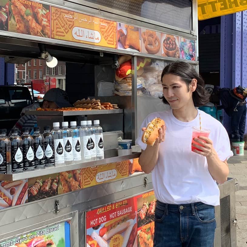 小林尊のインスタグラム：「always love taking photos  w this POP IDOL 🌭✨　 このポップアイドル🌭と いつでも❤️」
