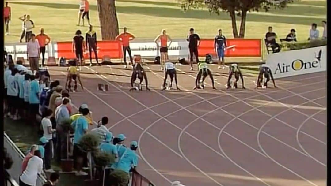 アサファ・パウエルのインスタグラム：「Another Throwback to when coach told me to take it easy after 70m and boom world record.」