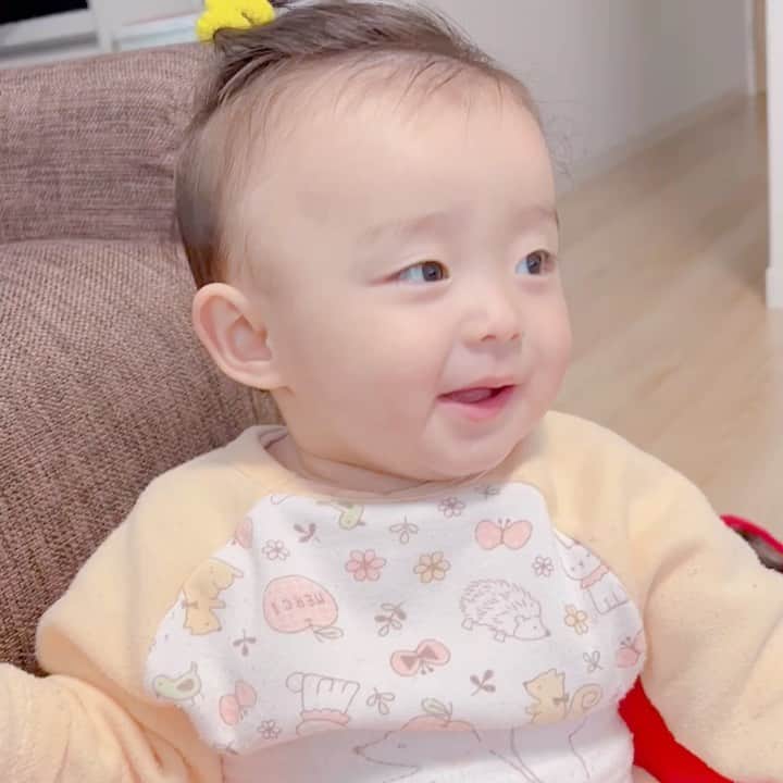 遥天翼のインスタグラム：「ウインクのマネをする娘。  可愛すぎて、、、胸が苦しい。」