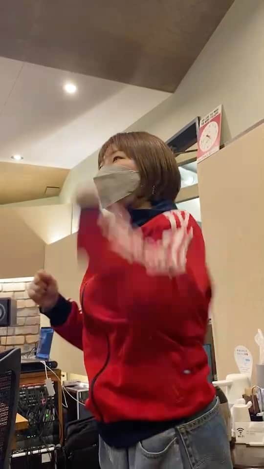 関取花のインスタグラム：「踊り出す可能性があるのでレコーディングは動きやすい服装がいいでしょう」