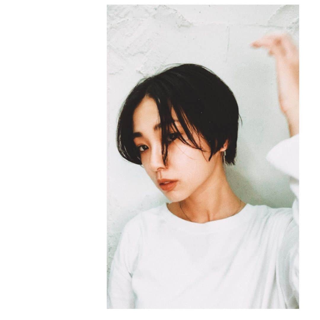 Ai（虫賀愛）のインスタグラム：「今日天気がいいですなあ  あったかいとそれだけで本当に幸せな気持ちになる🌸  #黒髪ショート　#ショートヘア #冬が苦手なんです　#ずっと夏であれ」