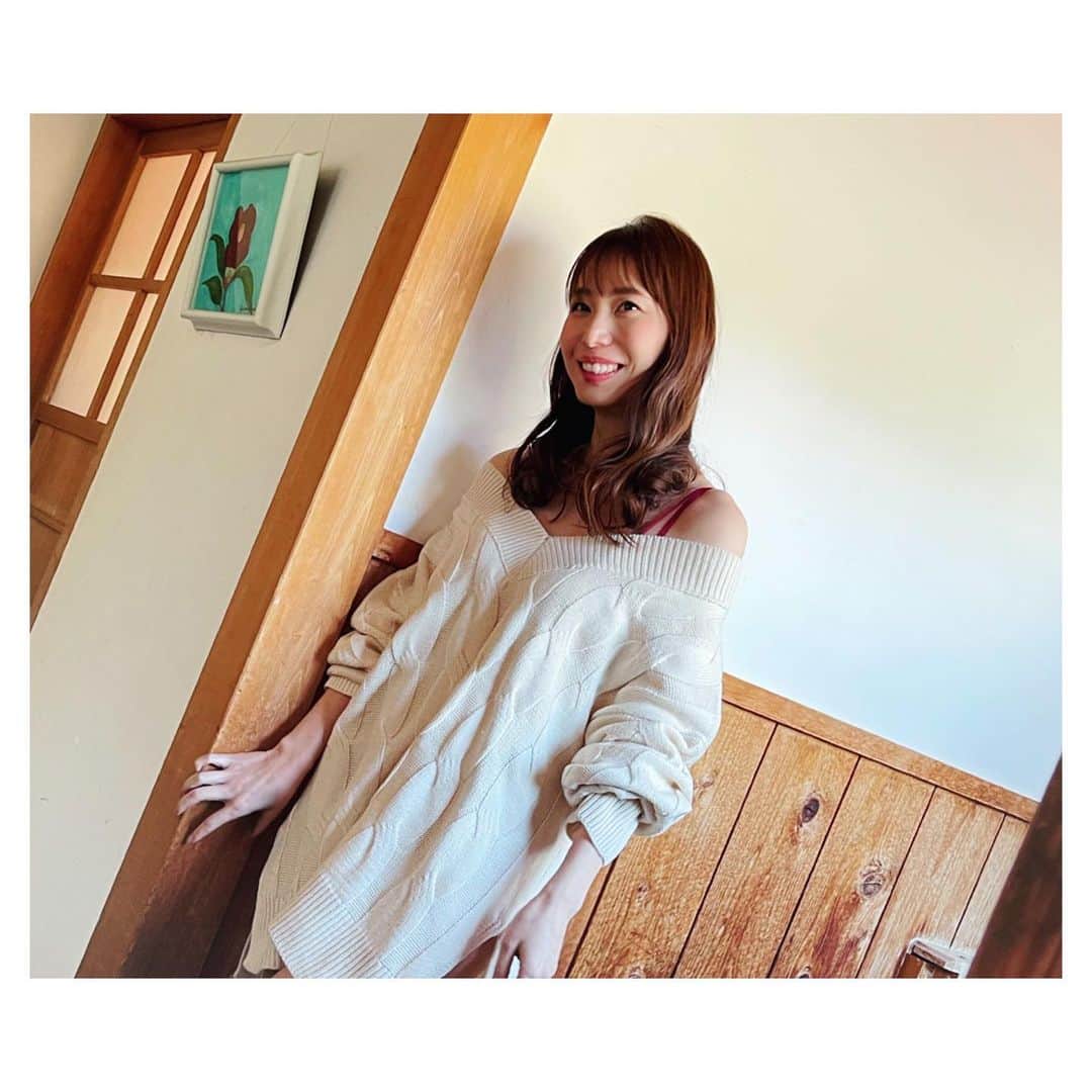 塩地美澄のインスタグラム：「【発売イベントは5/7に‼︎】 最新イメージDVDが発売となりました。 今朝のスポーツ紙に掲載いただきましたので そちらもチェックしてくださいね！  ニッカンスポーツ サンケイスポーツ 東京中日スポーツ デイリースポーツ 東京スポーツ  発売イベントを 5/7（土）12時〜秋葉原にて開催予定です‼︎ ご参加受付が本日よりスタート。 会場でお待ちしております。  ✅Blu-ray&DVD「そっと愛して」本日発売  ✅デジタル写真集「女子アナ桃源郷」発売中  ✅最新写真集『Nocturne』発売中 #オフショット #塩地美澄」