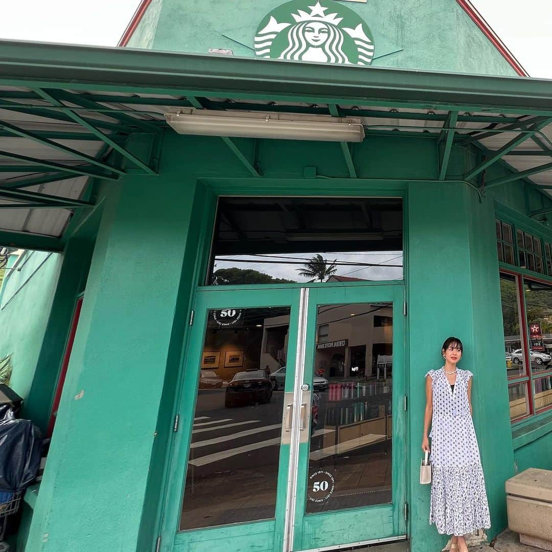 碧井椿さんのインスタグラム写真 - (碧井椿Instagram)「@sbuxmv  マノアの前で写真撮りたかったから💕」4月22日 11時58分 - vivichan1325