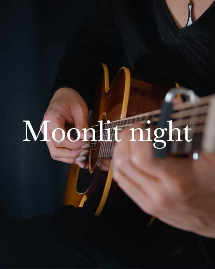 松井祐貴のインスタグラム：「月夜 “Moonlit night” / Yuki Matsui 💿Spotify,Apple Music,YouTube  …..  #yukimatsui #松井祐貴 #fingerstyle #fingerstyleguitar #fingerpicking #acoustic #acousticguitar #pickariff @pickariff #guitarsdaily @guitarsdaily #guitarstagram @guitarstagram #solosection #guitarsarebetter @guitarsarebetter #talentedmusicians #riffwars  @riffwars #riffwarsacoustic #pickupmusic #acousticartists #musicians #guitarplayer #instaguitar #Daddario #DaddarioStrings #gibson @gibsonguitar @gibson_japan #shubbcapos @shubbcapos」