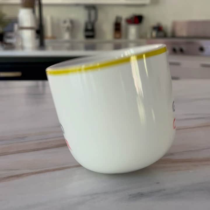 のインスタグラム：「Time for morning coffee.」
