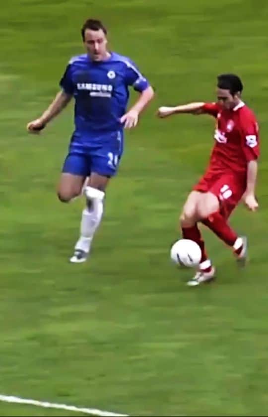 ルイス・ハビエル・ガルシア・サンスのインスタグラム：「#OTD Today, already 16 years ago, we faced Chelsea on the FA Cup Semis. Tough game with many chances for both sides, we managed to scored two to get into the Final. Always big games vs the London side on those years, they were and incredible squad. #MoreThanaGame #OTD #FACup #Semis」