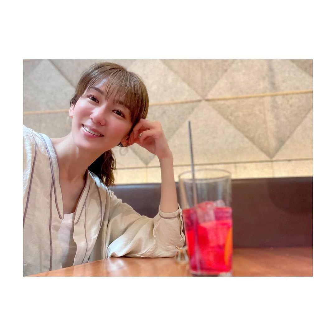 大河内奈々子さんのインスタグラム写真 - (大河内奈々子Instagram)「・ ・  大好きな友人と少しだけ😊  バタバタな日常の中でこんな時間は 癒しとリフレッシュ、、、、 あと、いろいろ。  もうすぐみんなと新しい繋がりができます。 もうちょっとだけ待っててね😉  #大河内奈々子 #nanakoohkouchi #mytime #bestfriends」4月22日 17時49分 - nanakoohkouchi