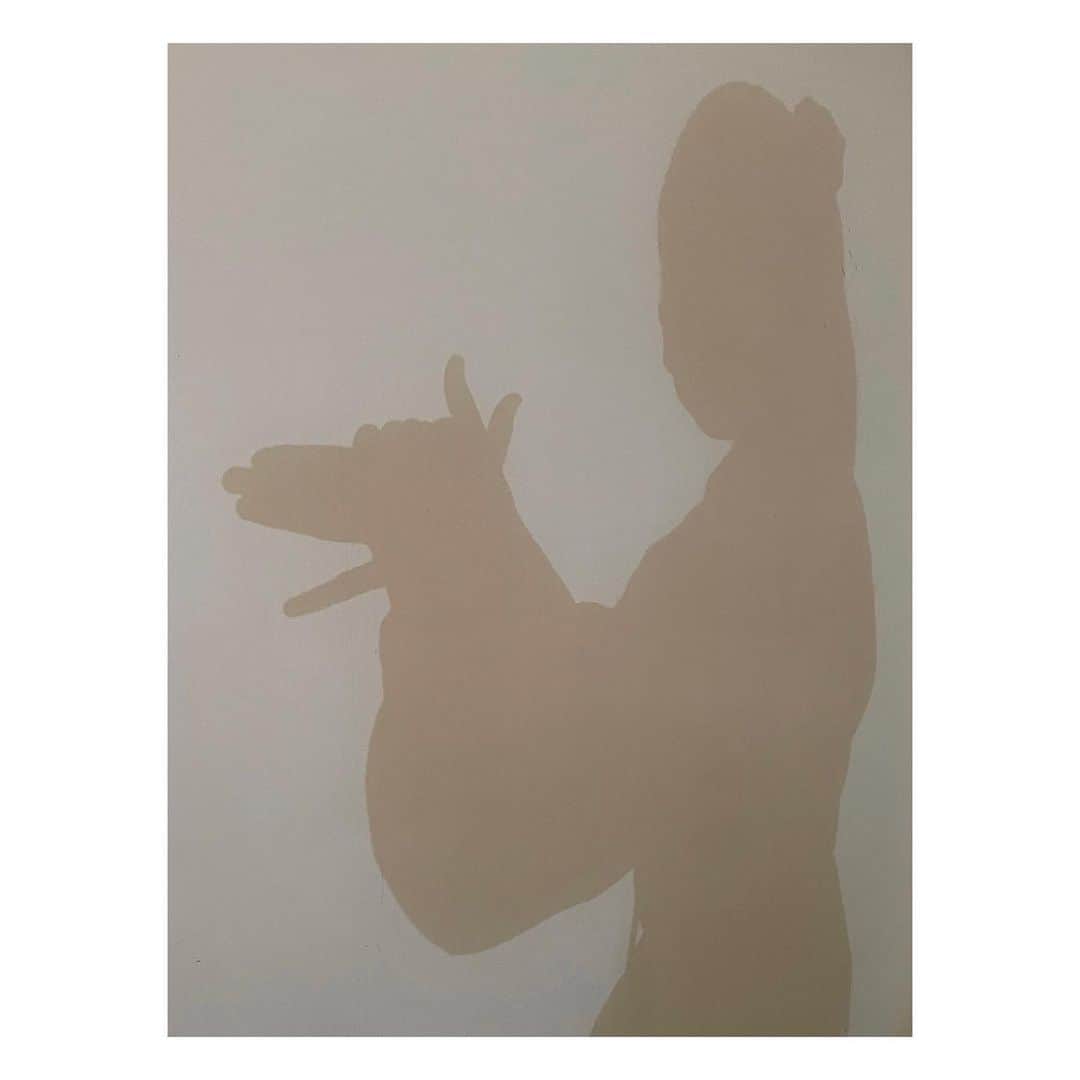 近藤結良さんのインスタグラム写真 - (近藤結良Instagram)「（ •̥ ₃ •̥ ） だれの影でしょ~か🤭 * * #ニコラ #nicola #ニコモ #ニコラ5月号発売中 #近藤結良 #ゆらふぉとぐらむ」4月22日 18時14分 - yura_kondo.official