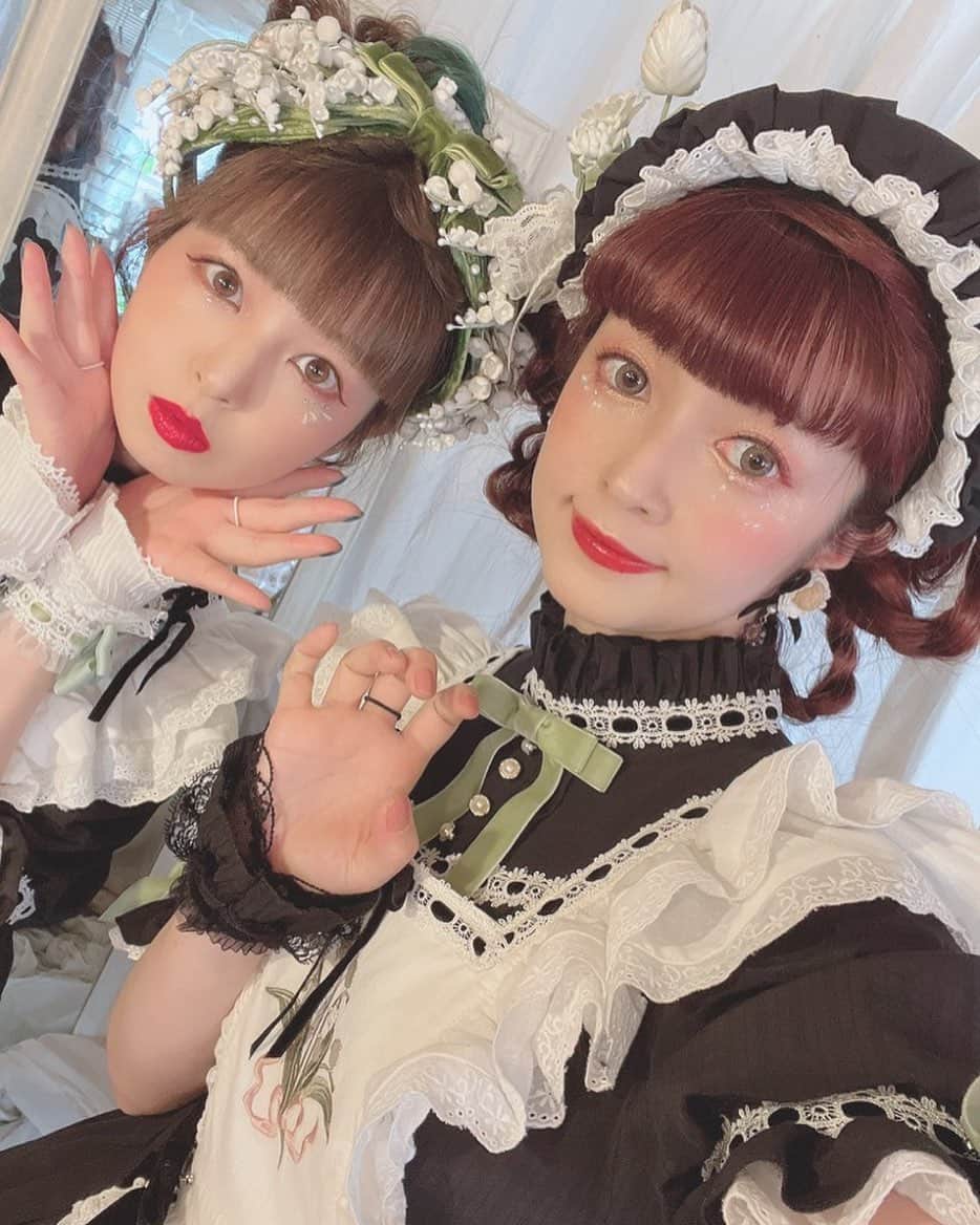 のインスタグラム：「今日はみーちゃん（ @misakoaoki ）と星箱Works（ @hoshibakoworks ）さんの撮影でした💫✨ みーちゃんと久々に会えて嬉しかった🥳 らぶ〜〜〜☺️💜  #hoshibakoworks  #青木美沙子 ちゃん」