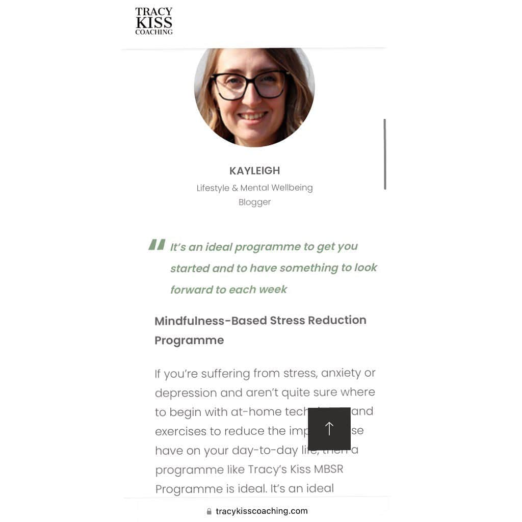 トレーシー・キスさんのインスタグラム写真 - (トレーシー・キスInstagram)「Rate my telephone etiquette out of 10 please? ☎️ 📞 www.tracykisscoaching.com is now live! I have everything from free tips and advice to improve your peace and wellbeing to stress reduction, relationship improvement and life goal setting courses. I also offer one-to-one coaching anywhere in the world to assist you in overcoming past traumas, healing from heartache, building effective communication, removing obstacles from your path, unlocking your potential and finding the peace and happiness to live your very best life as the beautiful individual that you were born to be. It fills me with such love and light to help others to flourish and find fulfilment in life just as I have. I welcome you all to check out my website and follow me on socials to get your daily dose of positivity! 💚 Instagram: @tracykisscoaching  Twitter: KissCoaching  Facebook: TracyKissCoaching YouTube: TracyKissCoaching  #tracykisscoaching #lifecoach #lifecoaching #mindful #mindfulness #stress #stressrelief #stressmanagement #lifelessons #goalsetting #potential #lawofattraction #positivity #dating #love #relationship #relationshipgoals」4月22日 18時44分 - tracykissdotcom