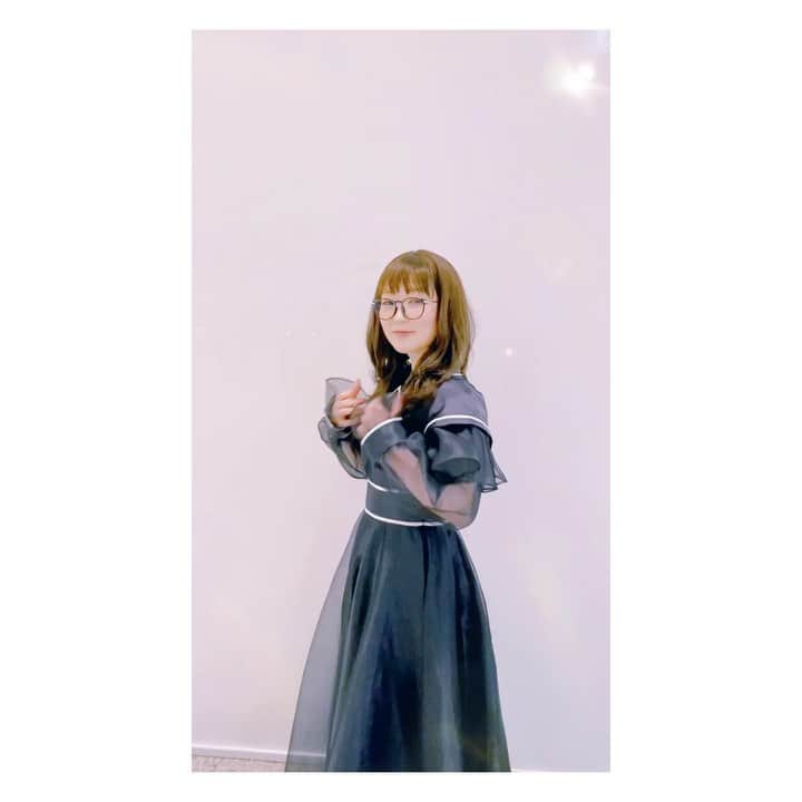 荒牧陽子のインスタグラム：「2022.4.23  出演情報 ┈︎┈︎┈︎┈︎┈︎┈︎┈︎┈︎┈︎┈︎┈︎┈︎ 明日！ ■4月23日(土) 21:00〜 フジテレビ系列『爆笑そっくり ものまね紅白歌合戦スペシャル』 ⁡ に出演します。 Aimerさん必死に歌ってます。 歌より見た目が若干似た気がする…😅 （気のせい？💦） ⁡ sa'ToshIさんと、たむたむさんと 3人のコラボですよー！ ⁡ キャラの濃いお2人が 凄くカッコ良いのです!!!そこ注目✨ 私の印象残らないかも笑!!! ⁡ 他にも盛り沢山なので楽しんでくださいね✨ ┈︎┈︎┈︎┈︎┈︎┈︎┈︎┈︎┈︎┈︎┈︎┈︎ #荒牧陽子 #ものまね紅白歌合戦」