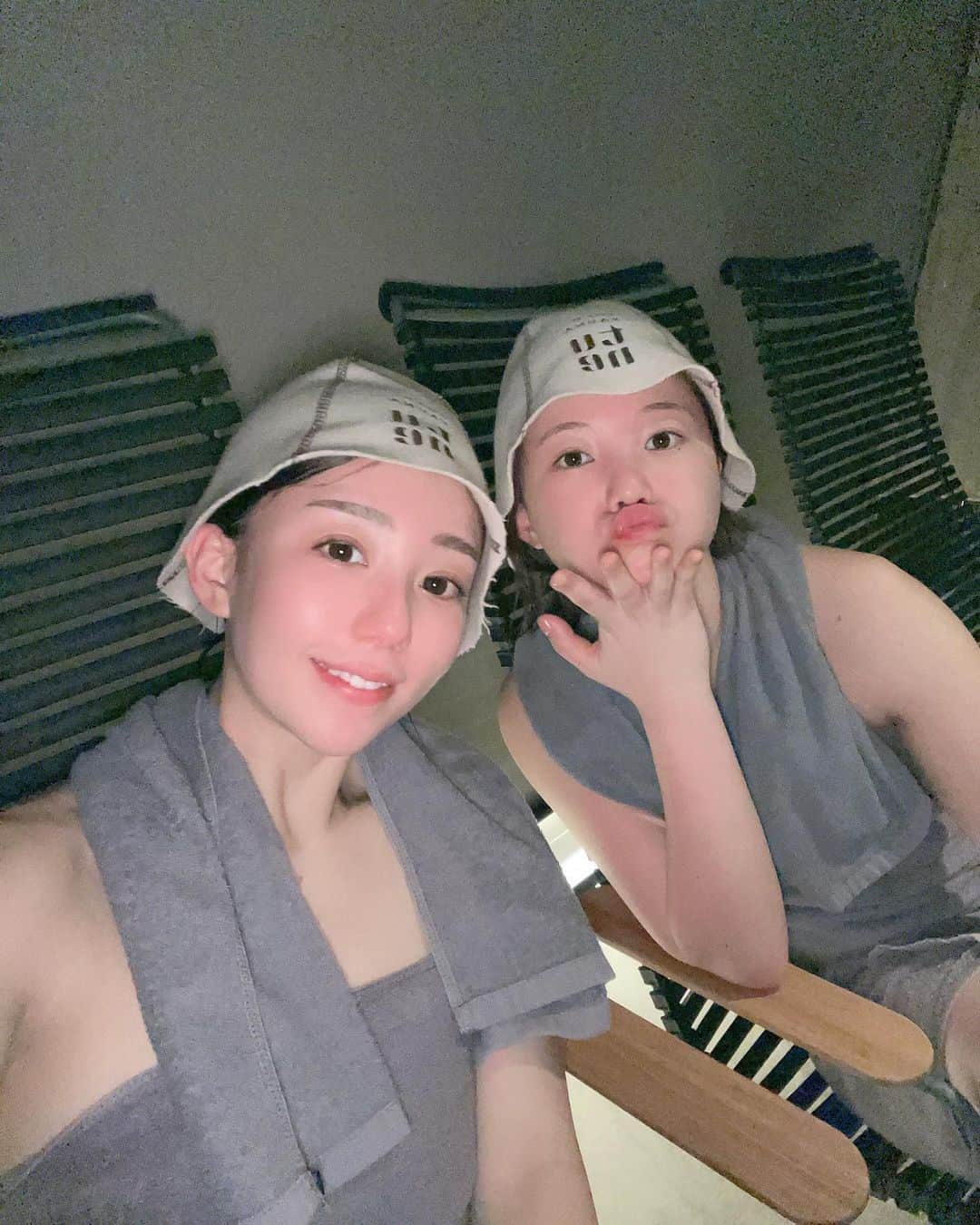 日野麻衣さんのインスタグラム写真 - (日野麻衣Instagram)「まなてぃ @manatmnt0116 が誘ってくれて @solosauna_tune に❤︎  個室の空間が自分だけの世界って感じで、本当に幸せ感じました☺️ 落ち着く、癒し空間。❤︎  ゆっくりできました。 また絶対に行く🔥🔥  #tune #ソロサウナ #真奈 #お一人様 #サウナ #神楽坂 #サウナ女子 #グラビア #グラビアアイドル」4月22日 20時03分 - hinomaiofficial