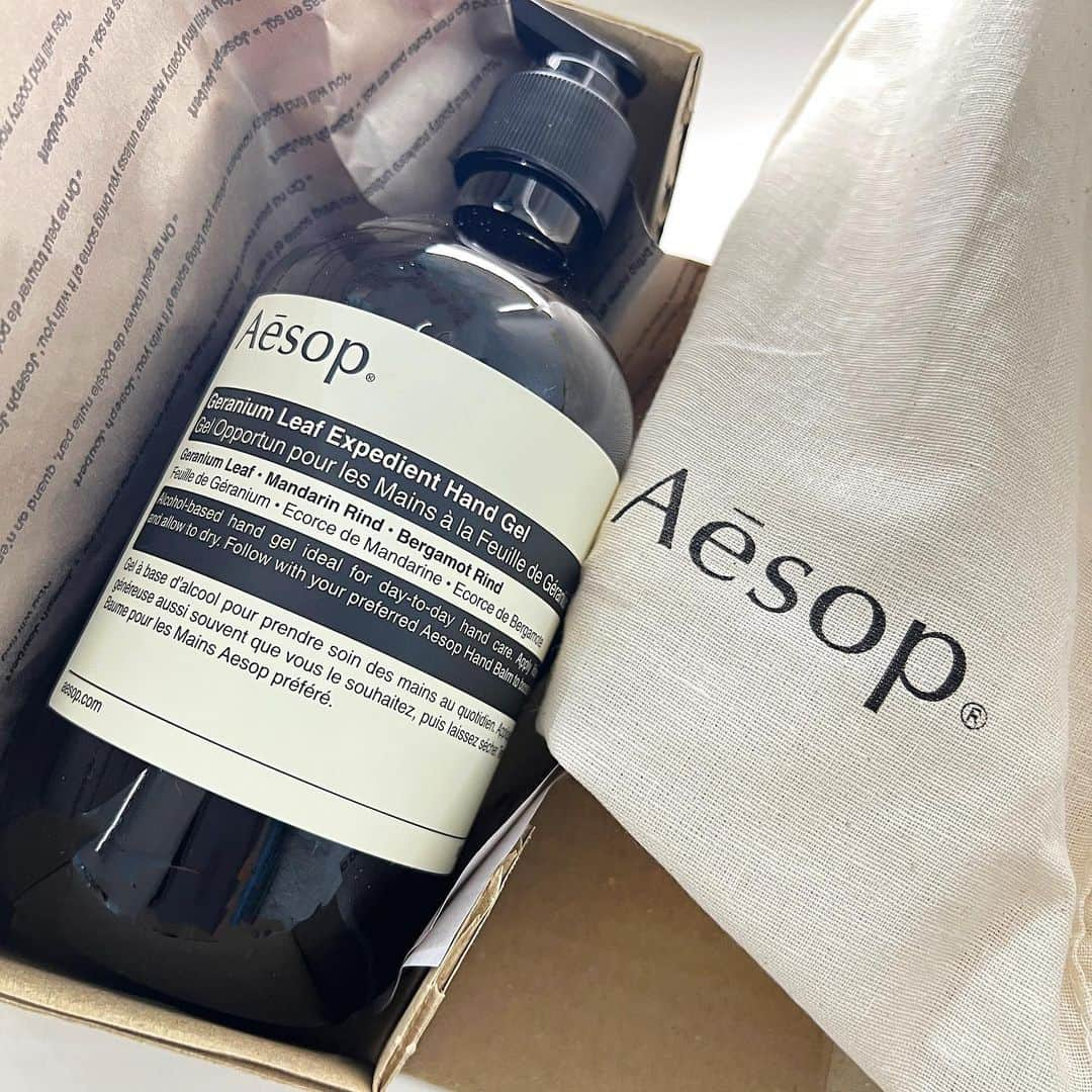 篠崎彩奈さんのインスタグラム写真 - (篠崎彩奈Instagram)「. 大好きな @aesopskincare のハンドソープ🤭🫧🫧 #aesop #ハンドソープ」4月22日 20時12分 - ayana.s_official