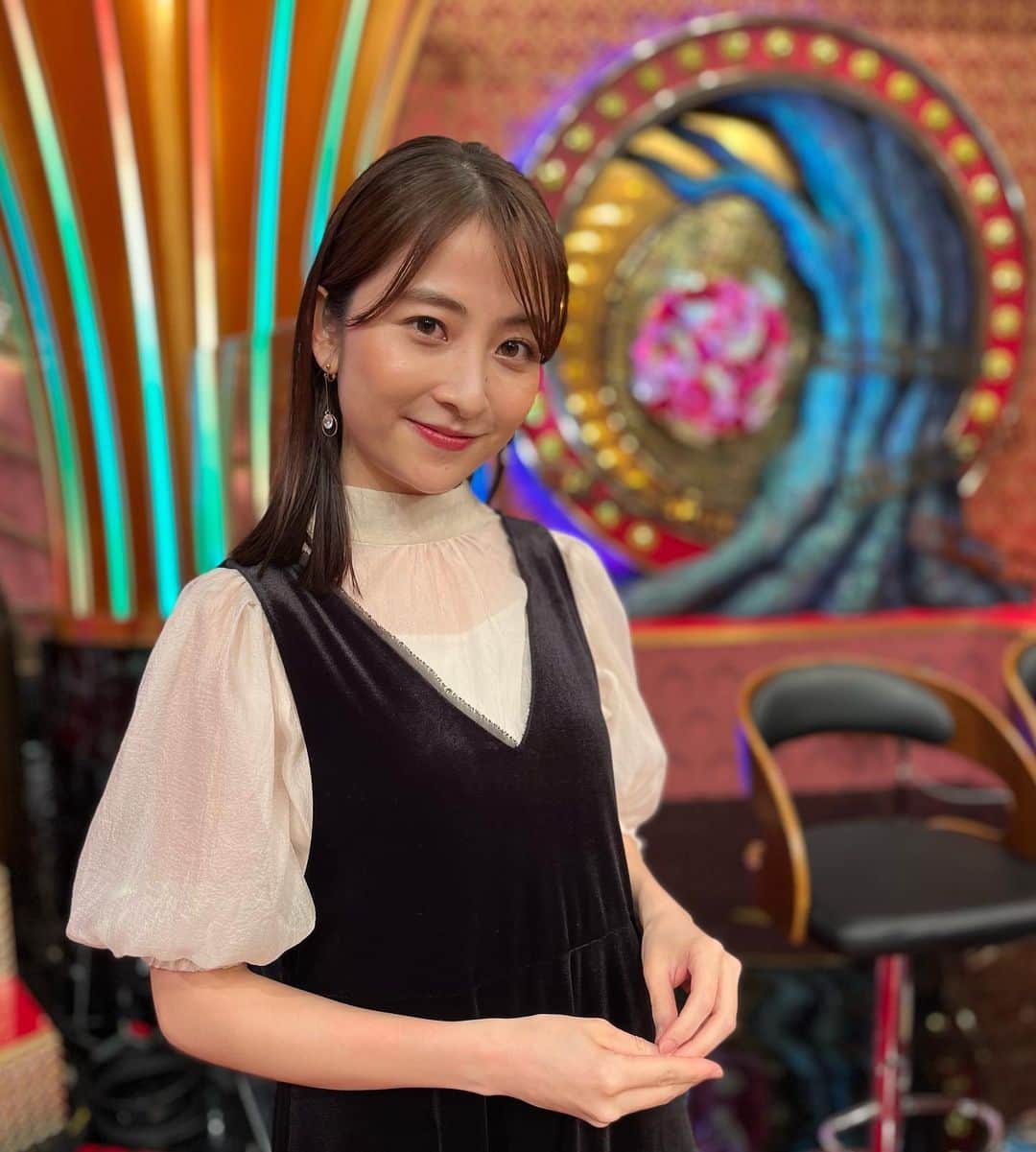 日比麻音子のインスタグラム：「オオカミ少年の金曜日🐺(でした。)  ゴールデンレギュラーになって 早一年！ これからも長く愛される番組になりますように🌙  #オオカミ少年 #金曜日 #祝一年 #TBS」
