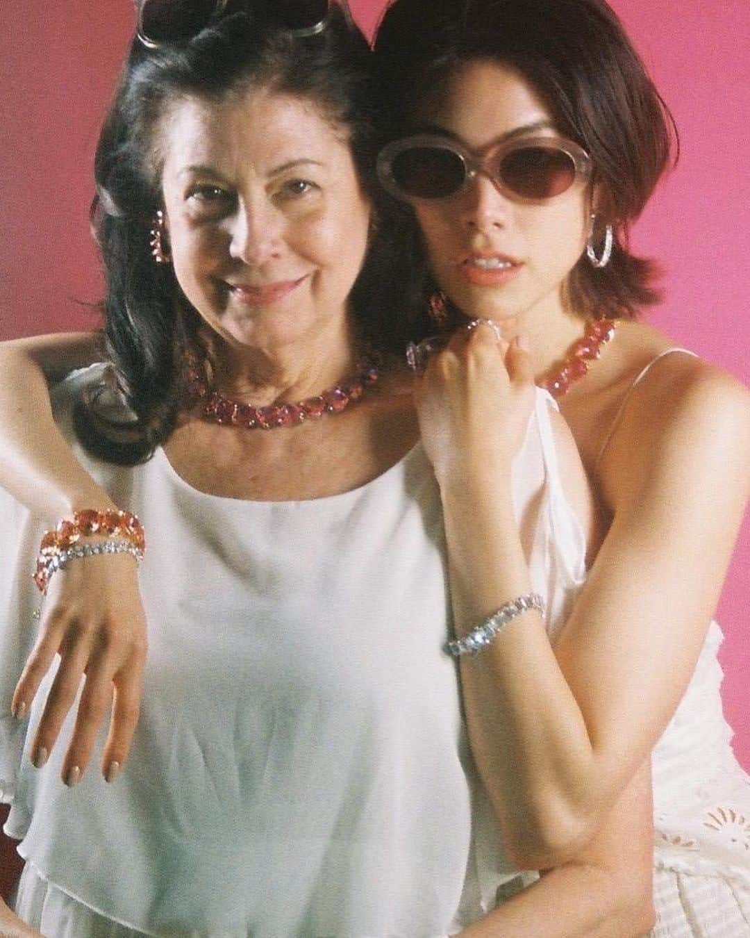 森星のインスタグラム：「Thank you for all the birthday wishes🦋 @swarovski with my mama🌸 Thank you for giving birth to me.Love you! x  photo by @kunomirei」