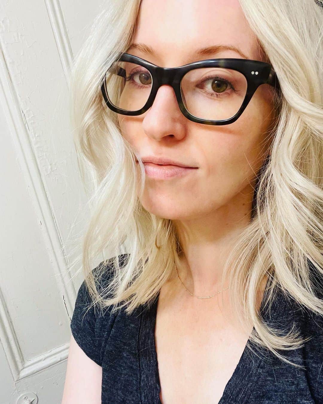 イングリッド・マイケルソンのインスタグラム：「New hair. Do care very much. Probably too much.」