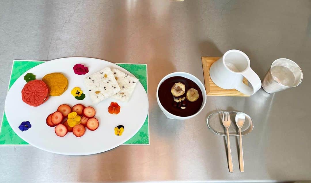 ミン・ヒョリンのインスタグラム：「Decorated by me🌸」
