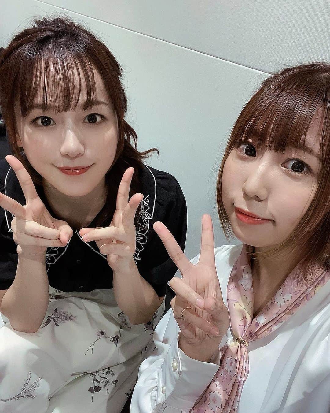 瑞原明奈のインスタグラム：「Ｍリーグ解説でした🌟実況の桃さんと🍑♡   #mリーグ」