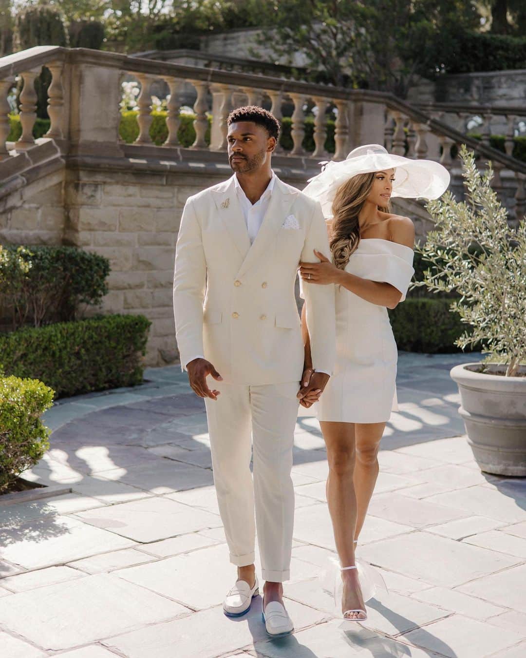 シドニー・マクローリンのインスタグラム：「Everyday you challenge me to grow. Comfortable, or uncomfortable, I wouldn’t have it any other way. 💍 Can’t wait to meet you at the altar.」