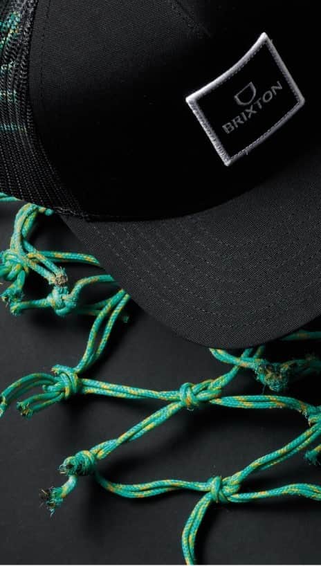 ブリクストンのインスタグラム：「Tackling plastic pollution – Cleaning the ocean one hat at a time. We produce our snapbacks with NetPlus® brims – a high-quality product made from recycled fishing nets. 🌏   #earthday #cleanoceans」