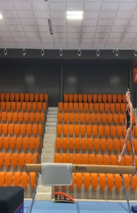 エイトォーラ・トールズドッティルのインスタグラム：「Making progress!🔥 After everything that has happened I'm happy that I was able to find back my spark again, thanks to the good vibes here in Rotterdam 🤸🏼‍♀️❤️ #happydance」