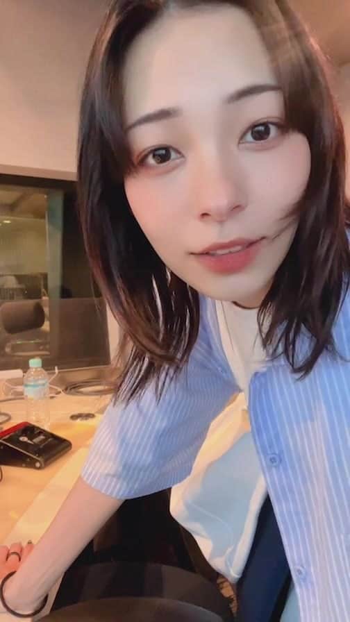 ジェニーのインスタグラム：「生ラジオ！裏側を初公開😳🎙✨  #jwave #popjwave #ハニポ」