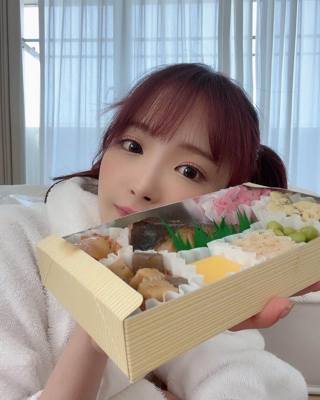 のインスタグラム：「楽屋弁当🍱  金兵衛でした！ 焼き魚苦手ですが西京漬け美味しかったです☺️」