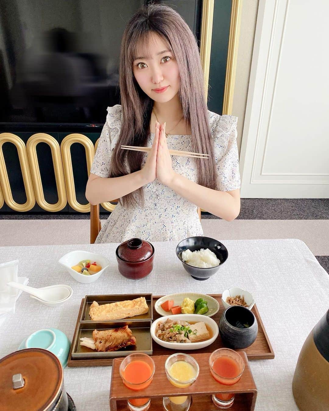 のインスタグラム：「⛅️🌈⛅️🌈⛅️🌈 おはようございます☀ #goodmorning #早上好  朝からがっつりごはん🍚  本日撮影会です♡♡♡ 予約してくれた方、 ありがとうございます💕💕💕 #gravure #japan #followｍe #travel #asiangirls #instatravel #travelphotography #japanesegirl #instaphoto #follow #グラビア #グラドル #恵比寿マスカッツ #松本ゆん #ベイコート倶楽部 #横浜ベイコート倶楽部 #朝食 #데일리 #좋아요 #셀카 #셀스타그램 #팔로우 #얼스타그램 #일본 #귀여워 #좋아요그램 #좋아요환영 #여행스타그램」