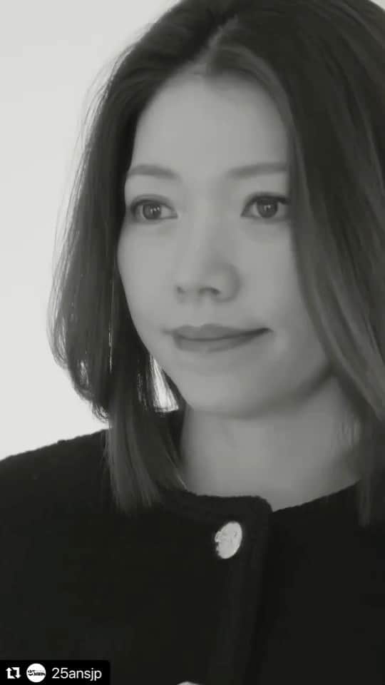 山脇道子のインスタグラム：「@25ansjp デジタルにて “マイヴィンテージ”を紹介しています。  【TEN TIMELESS】 時代を超越する「10の名品」  “サステナブル”をキーワードに、持続可能な社会＝SDGsの実現が急がれる今。 ファッションを通して私たちができることは、気分や流行に左右されずに、愛着の持てるものを長く大切に使うこと。 選び方を見直すことが、豊かな時代を未来につなぐ一助に。」