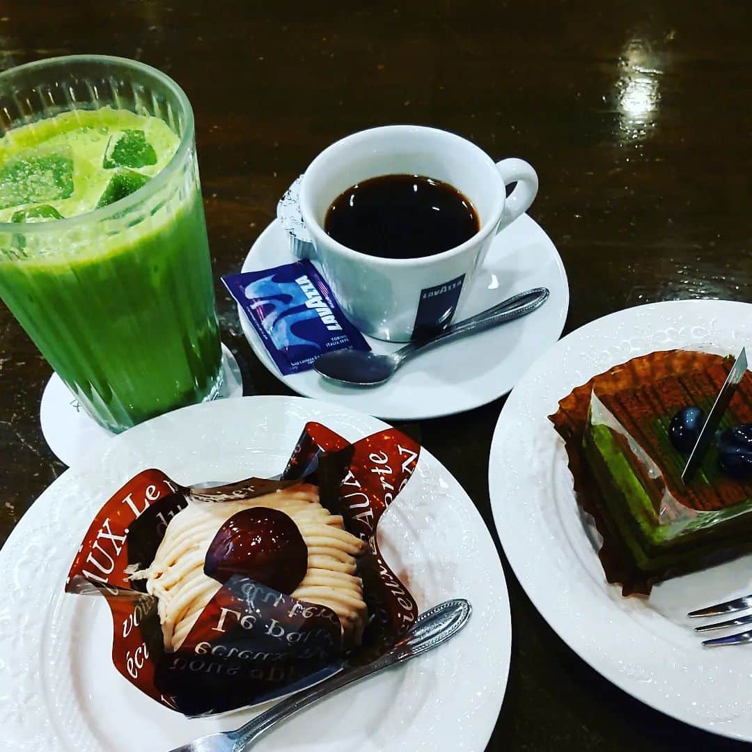 上田悦子さんのインスタグラム写真 - (上田悦子Instagram)「娘とお出かけ👜  バレエ用品みて、 ケーキ食べて、 あぁ、楽し😁  #娘は抹茶好き #もうすぐトゥーシューズ🩰 #週末時間🍀」4月23日 12時14分 - uetsuko