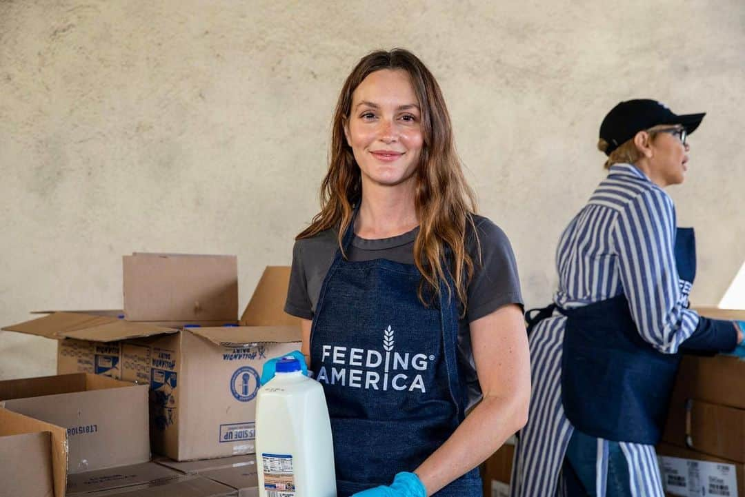 レイトン・ミースターさんのインスタグラム写真 - (レイトン・ミースターInstagram)「It’s National Volunteer Month and I spent the morning volunteering with Feeding America and the @LAFoodbank. You too can make a difference for people facing hunger. Find your local food bank to learn more about volunteer opportunities with @FeedingAmerica」4月23日 13時40分 - itsmeleighton