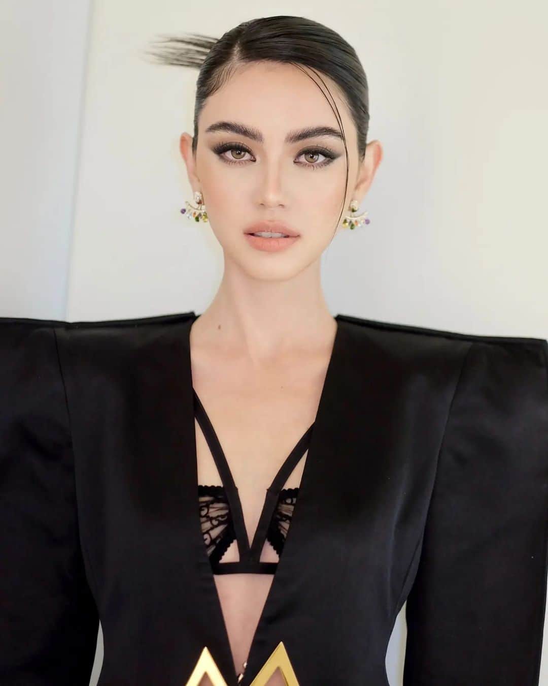マイ・ダーウィカーのインスタグラム：「🖤」