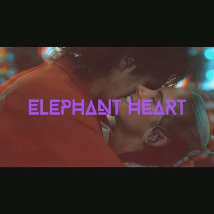 ブリアナ・エヴィガンのインスタグラム：「Such a good video to wake up to @elephant_heart proud of you guys, will always love you and your music and the people you are. I love the LOVE that you spread. Well don’t @timmycarhart @ridgeproduction @yungolde ya never fail with an epic video.  WISH I WAS THERE FOR ALL OF THESE SHOWS!!! Miss you all. ❤️❤️❤️❤️」