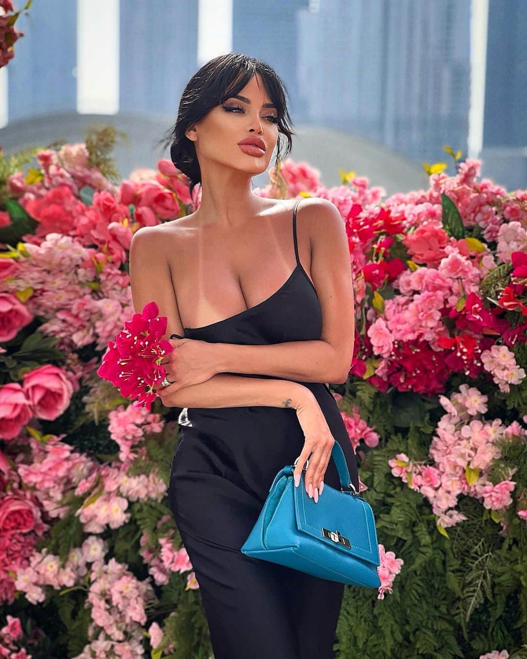Nita Kuzminaのインスタグラム：「Как великолепна эта жизнь! 🙌🏼 Цените каждое мгновение и умейте наслаждаться всеми дарованными вам благами! 💗 (листайте фото)」