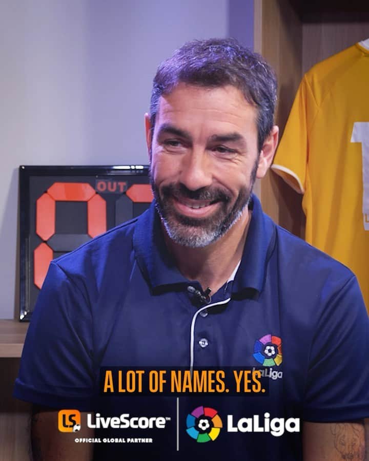 ロベール・ピレスのインスタグラム：「Here's more @laliga memories from the exclusive with @livescore 🙌🏻 🇪🇸」