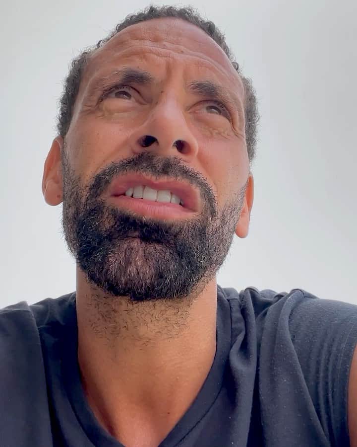 アントン・ファーディナンドのインスタグラム：「It's that time of the year where we review the @EASPORTSFIFA Team Of The Season. Who have been the best players in the league? Do I agree with @rioferdy5 selection? Find out as I debate this alongside @mrstephenhowson and @joelbeya1 on @fiveuk channel   Don't forget to visit the EA.com/TOTS to vote for your team of the season now! #TOTS」