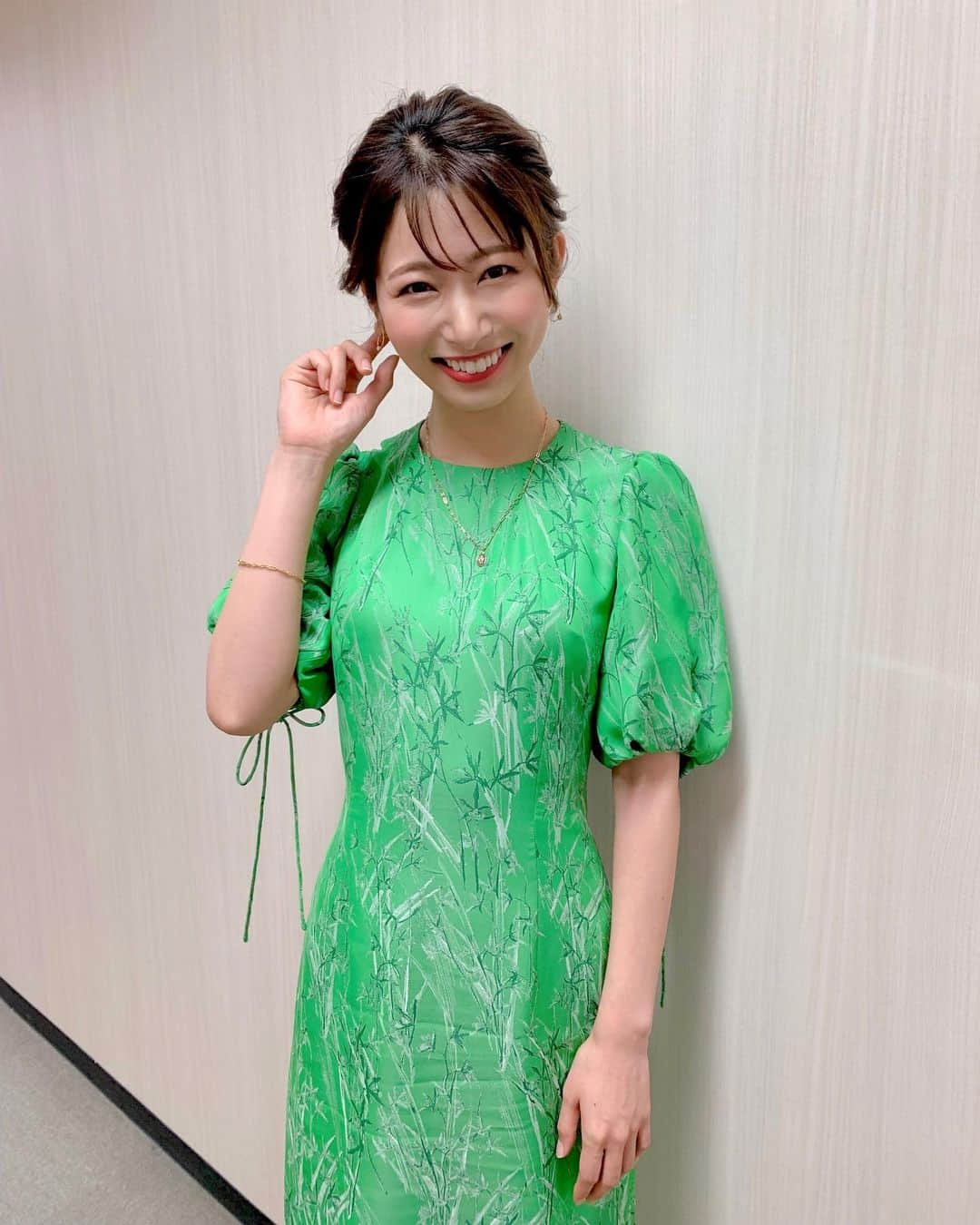 海老原優香さんのインスタグラム写真 - (海老原優香Instagram)「昨夜のLive News α #フジサンケイレディスクラシック #藤田さいき 選手 6度目の#ホールインワン のニュースなどを お届けしました⛳️✨  後半はイヤリングと#編み下ろし を どうにか写真で伝えようと沢山撮った写真🔰」4月23日 19時09分 - ebioffi