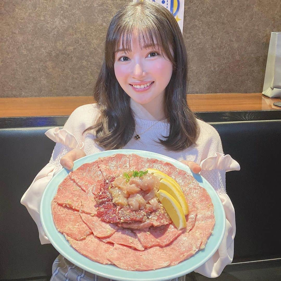 早田悠里子のインスタグラム：「仕事終わりに静龍苑🥺💓 焼肉とハイボールは至高ですね🍻  お肉はタンとハラミが好きです😋🍖  #静龍苑  #東京グルメ #adeam」