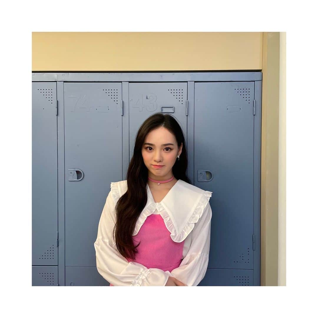 NiziUさんのインスタグラム写真 - (NiziUInstagram)「ついたあだ名はSuper girl~~🦸🏻‍♀️🖤🖤🖤  #🐣#ASOBO」4月23日 20時49分 - niziu_artist_official