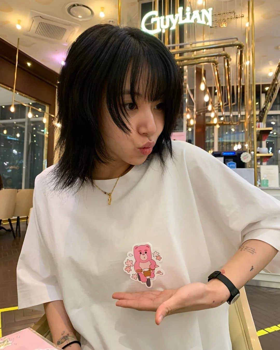 TWICEさんのインスタグラム写真 - (TWICEInstagram)「우리 챙 생일 축하한다앙🫶🫠」4月23日 21時24分 - twicetagram